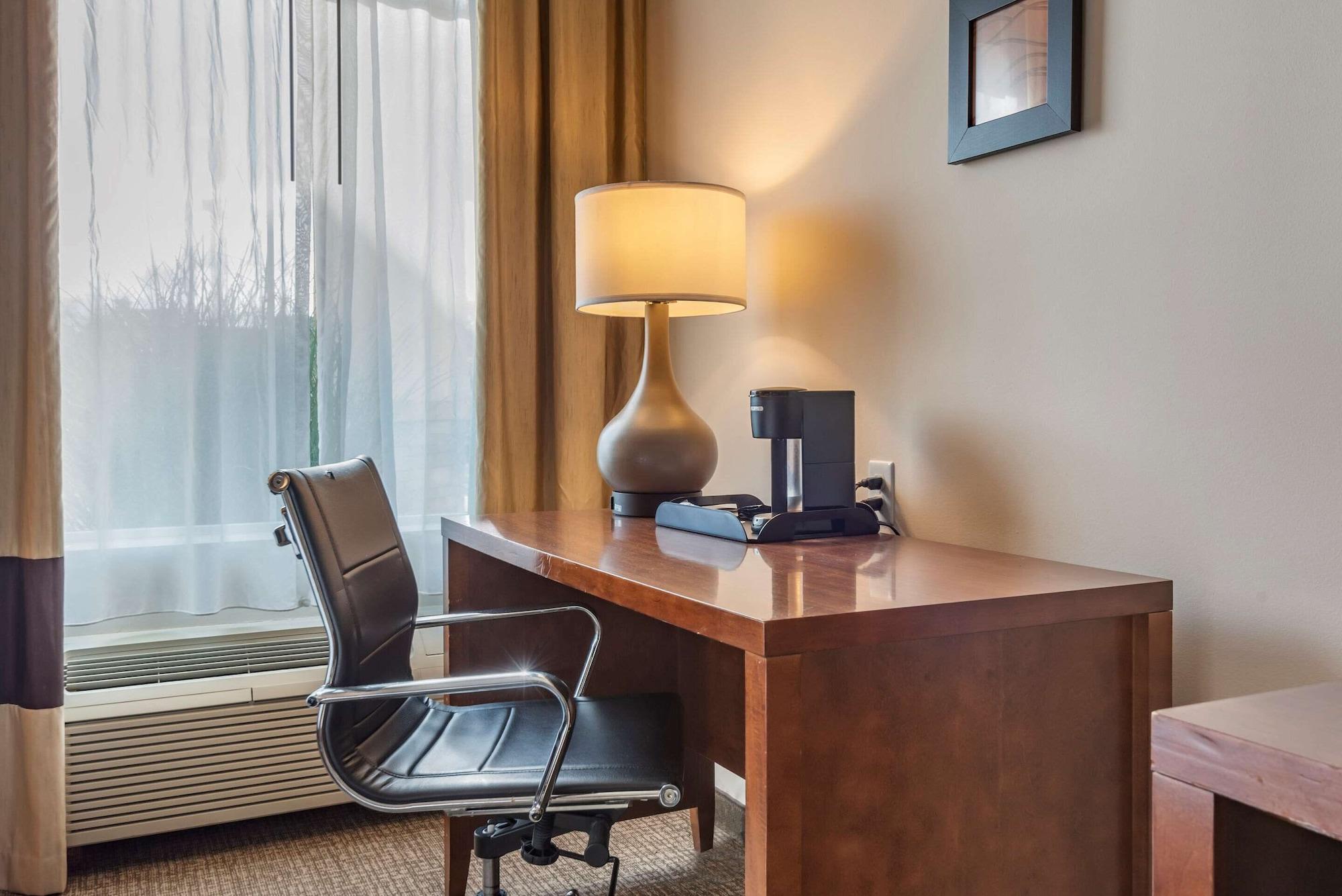 Comfort Inn Apalachin - Binghamton W Route 17 Εξωτερικό φωτογραφία